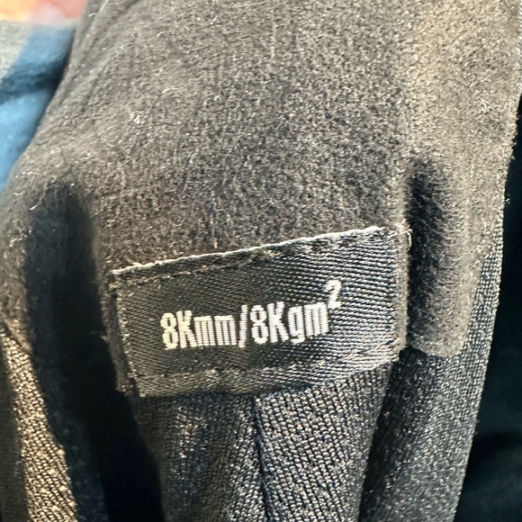 Volcom men’s Tight Series snow pants, black, 8k waterproof, sleek design. - Picture 7 of 9